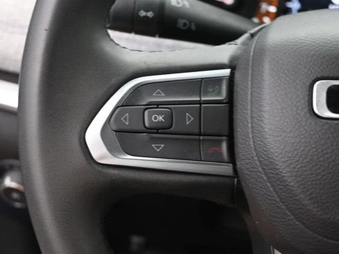Used 2024 Jeep Compass Latitude AWD/4WD image 28