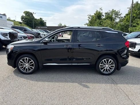 Used 2023 GMC Terrain Denali AWD/4WD image 2
