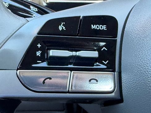 Used 2022 Hyundai Elantra SEL w/ Convenience + Premium Package FWD image 28