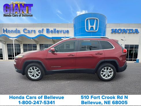 Used 2016 Jeep Cherokee Latitude w/ Comfort/Convenience Group AWD/4WD image 8