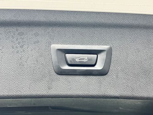 Used 2022 BMW iX xDrive50 w/ Convenience Package image 21