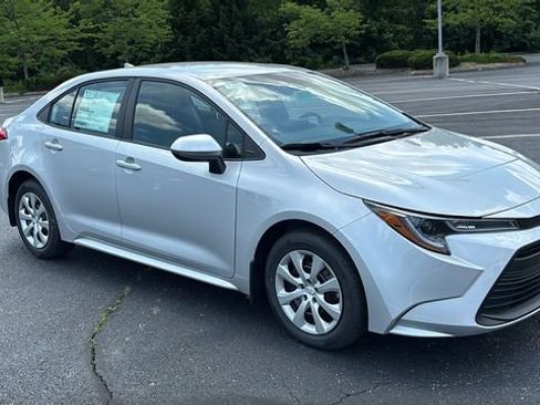 New 2026 Toyota Corolla LE FWD image 28