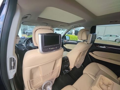 Used 2017 Mercedes-Benz GLS 450 4MATIC image 8