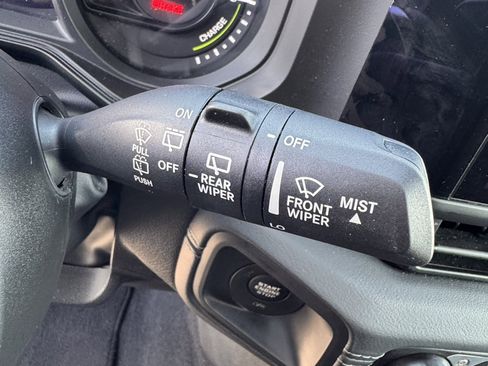 Used 2024 Jeep Wrangler Sahara image 18