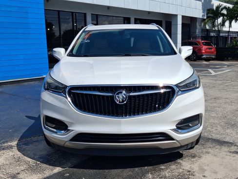 Used 2018 Buick Enclave Essence FWD image 3