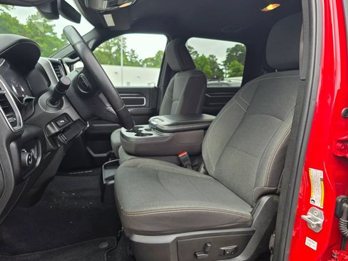 Used 2024 RAM 2500 Big Horn w/ Night Edition AWD/4WD image 9