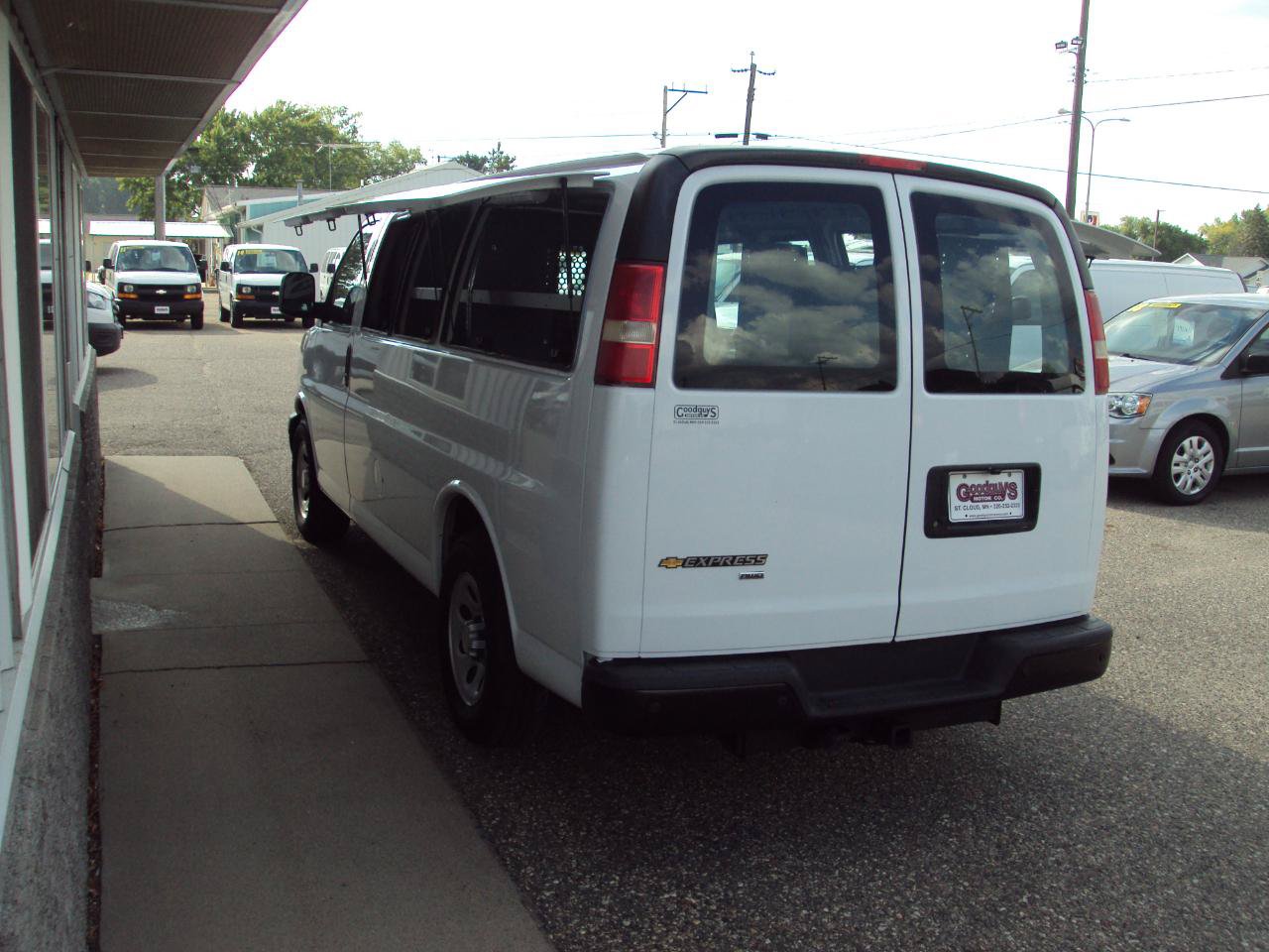 Used 2014 Chevrolet Express 1500 AWD image 5