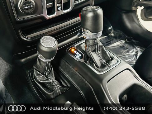 Used 2021 Jeep Wrangler Unlimited Sahara AWD/4WD image 16