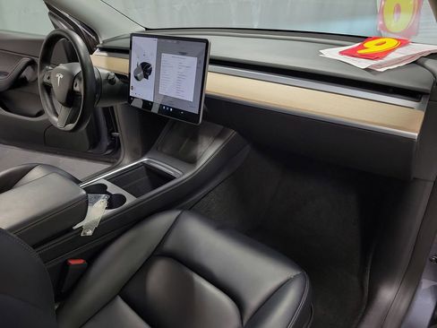Used 2021 Tesla Model Y Long Range image 23