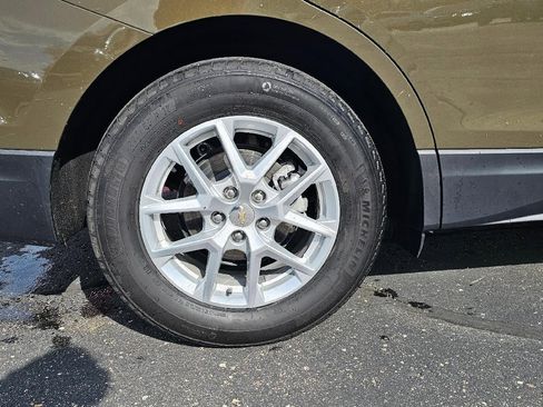 Used 2024 Chevrolet Equinox LT w/ LPO, Floor Liner Package FWD image 8