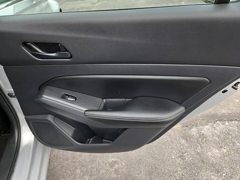 Used 2025 Nissan Altima 2.5 SV image 19