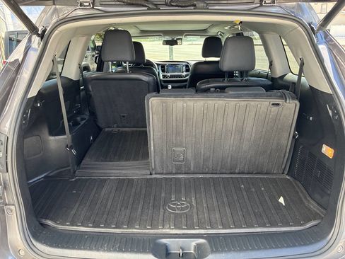Used 2014 Toyota Highlander Limited Platinum image 11