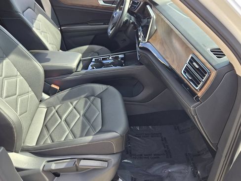 Certified 2026 Volkswagen Atlas SE w/ Panoramic Sunroof Package FWD image 21
