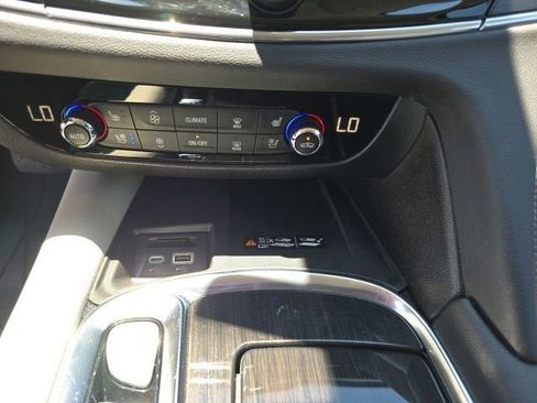 Used 2023 Buick Enclave Premium w/ Experience Buick Package FWD image 17