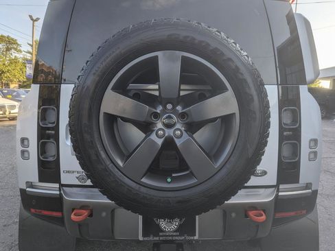 Used 2020 Land Rover Defender 110 X AWD/4WD image 59