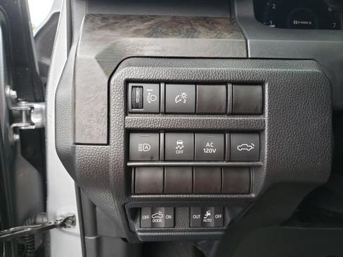 Used 2025 Toyota Tacoma Limited AWD/4WD image 21