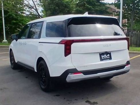 New 2026 Kia Carnival LX FWD image 9