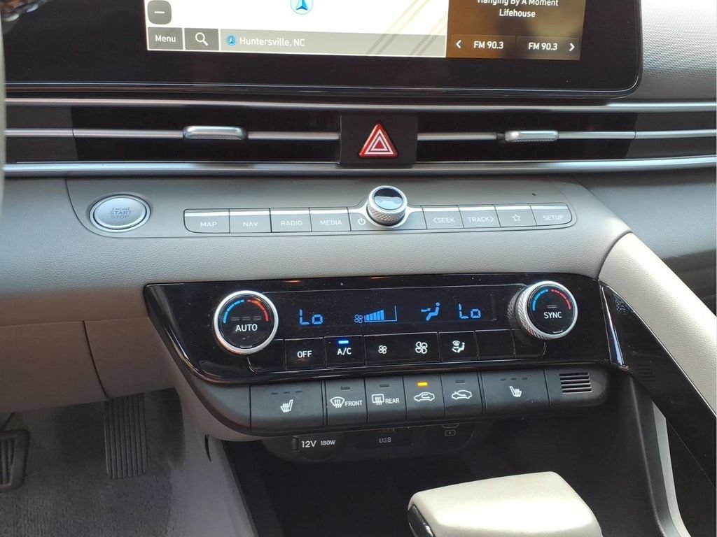 Used 2025 Hyundai Elantra SEL FWD image 6