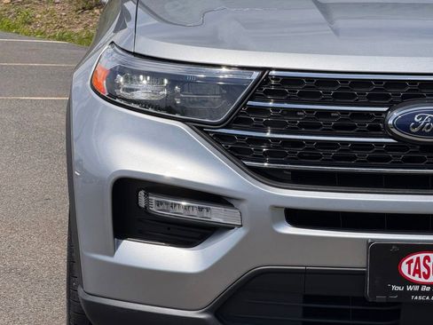 Certified 2023 Ford Explorer XLT w/ Equipment Group 202A AWD/4WD image 2