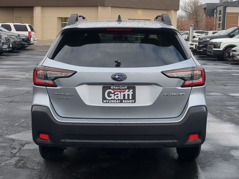 Used 2025 Subaru Outback Premium image 5