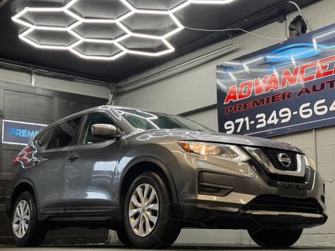 Used 2017 Nissan Rogue S image 1