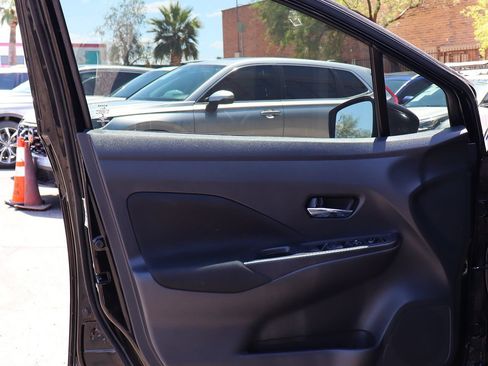 Used 2021 Nissan Versa SV FWD image 36