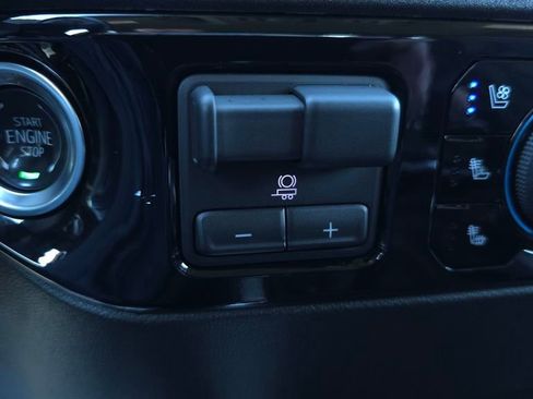 Used 2024 Chevrolet Silverado 1500 LTZ image 43