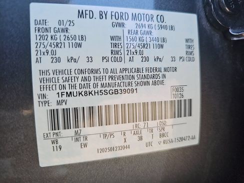 Used 2025 Ford Explorer ST-Line w/ ST-Line Street Pack AWD/4WD image 36