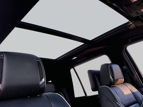 Used 2023 Cadillac Escalade Premium Luxury RWD image 17
