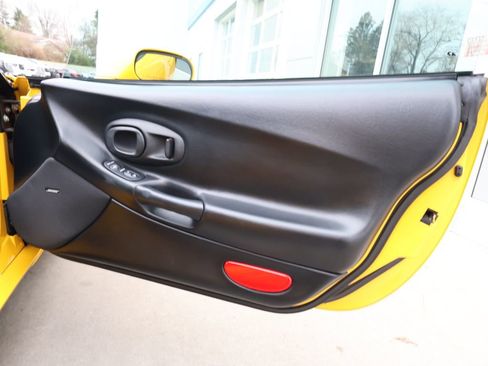 Used 2002 Chevrolet Corvette Convertible w/ Preferred Equipment Group2 image 19