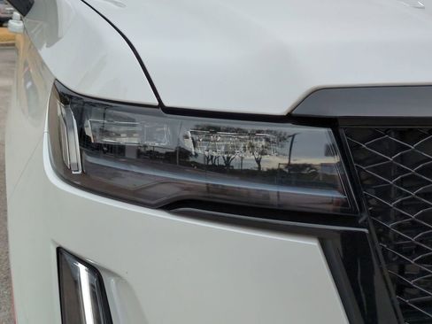 Used 2023 Cadillac Escalade ESV Sport Platinum image 9