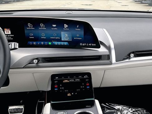 Used 2026 Cadillac Vistiq Luxury image 19