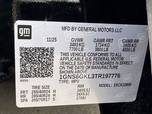 Used 2026 Chevrolet Suburban High Country AWD/4WD image 39
