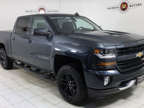 Used 2018 Chevrolet Silverado 1500 LT w/ All Star Edition AWD/4WD image 34