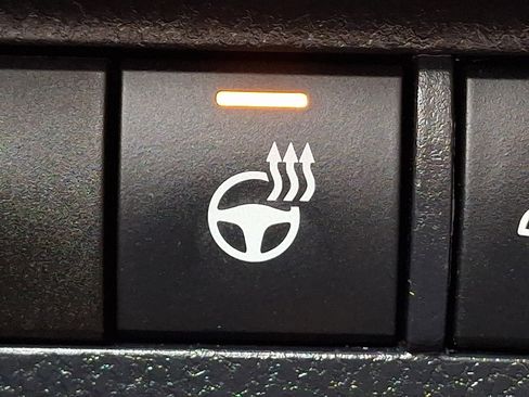 Used 2020 Toyota RAV4 XLE w/ Convenience Package AWD/4WD image 27
