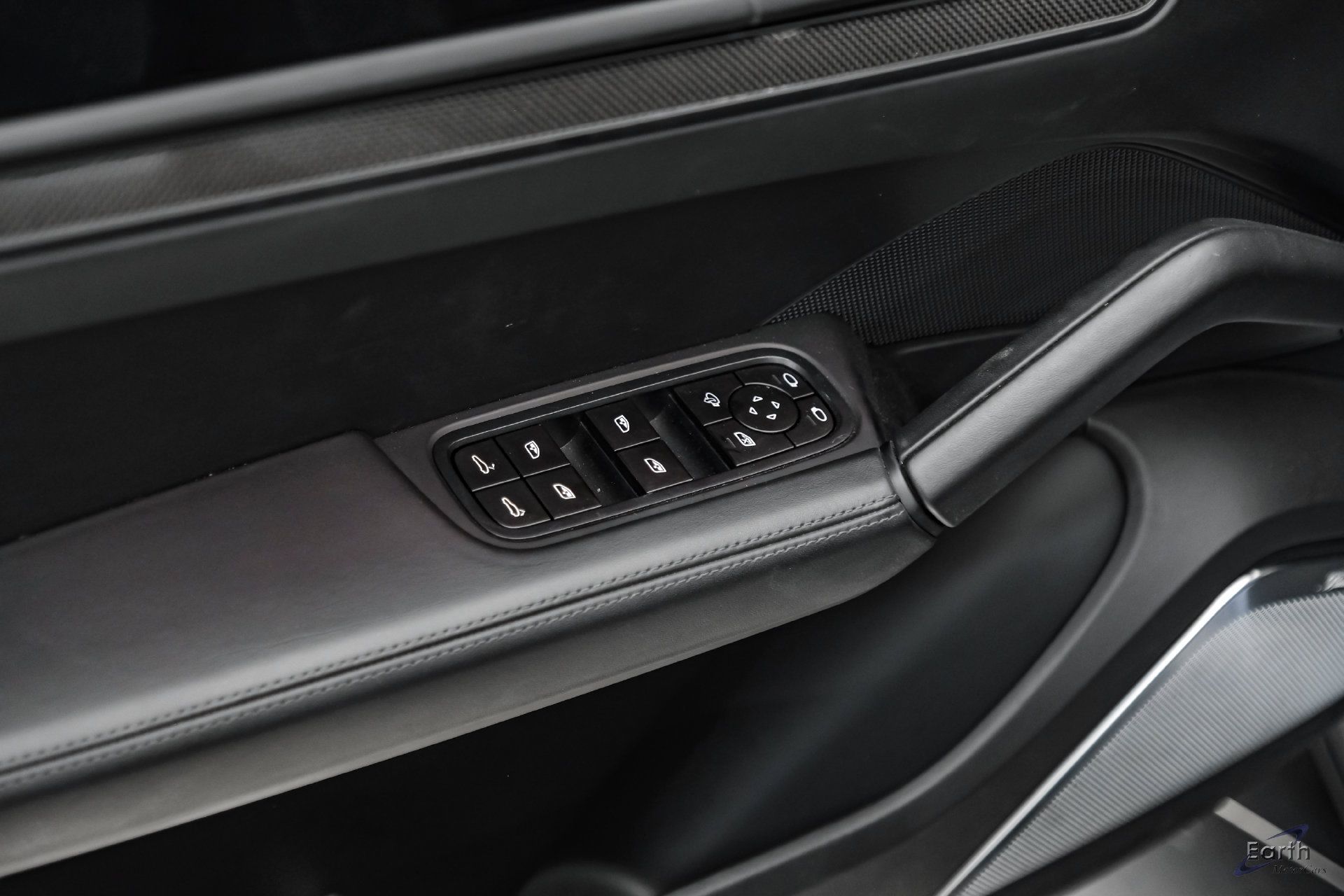 Used 2024 Porsche Cayenne Turbo GT AWD/4WD image 78