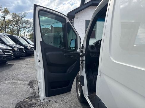 Used 2021 Mercedes-Benz Sprinter 1500 w/ Premium Package image 13