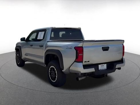 Used 2025 Toyota Tacoma TRD Off-Road AWD/4WD image 9