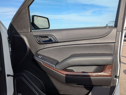 Used 2020 GMC Yukon SLE w/ HD Trailering Package image 5