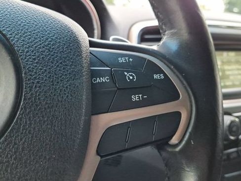 Used 2015 Jeep Grand Cherokee Laredo w/ Quick Order Package 23E AWD/4WD image 14