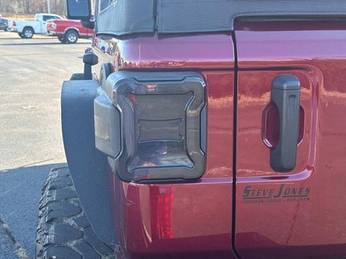Used 2021 Jeep Wrangler Unlimited Sport image 12