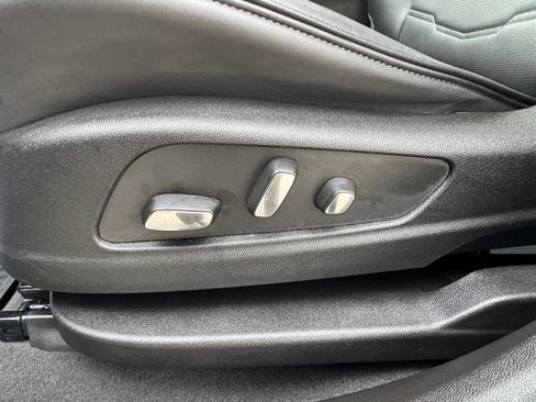 Used 2025 Cadillac XT6 Sport w/ Platinum Package image 29