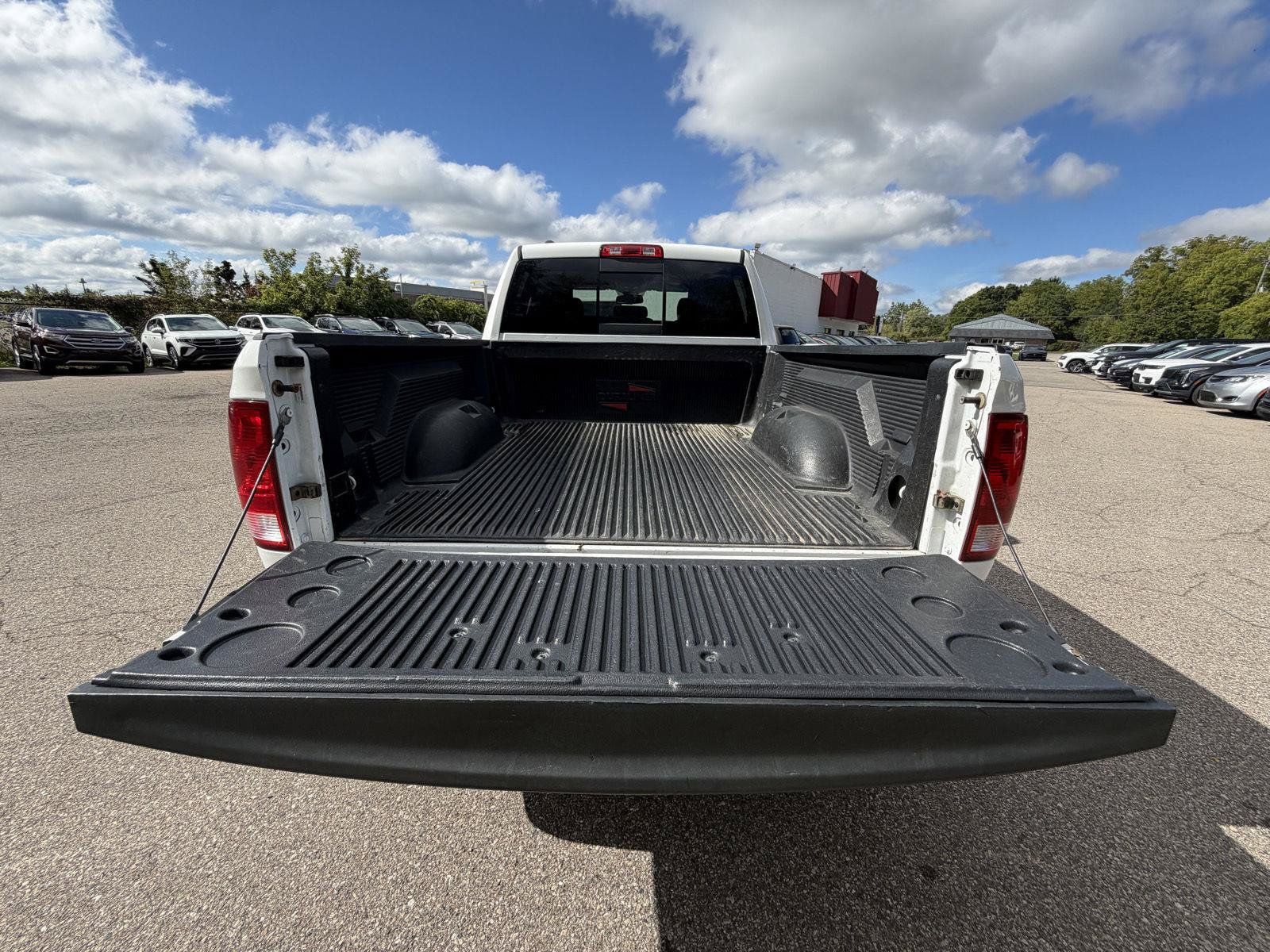 Used 2016 RAM 1500 Classic SLT AWD/4WD image 20
