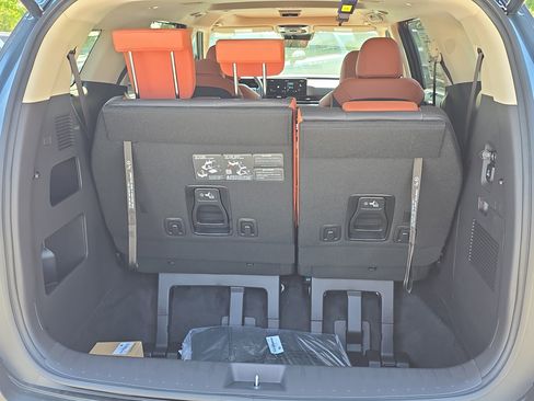 New 2026 Kia Carnival SX FWD image 10
