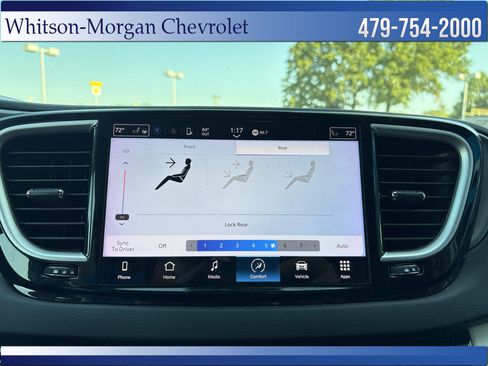 Used 2023 Chrysler Pacifica Touring-L FWD image 27