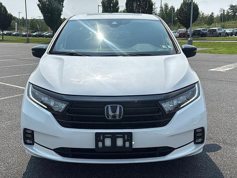 Used 2023 Honda Odyssey Sport image 17