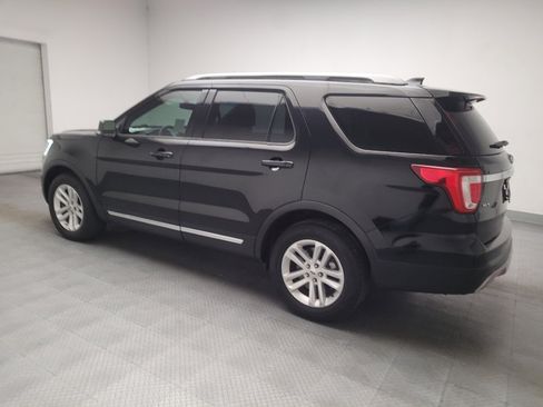 Used 2017 Ford Explorer XLT w/ Equipment Group 202A FWD image 3