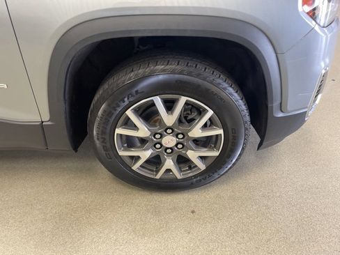 Used 2023 GMC Acadia SLE w/ Driver Convenience Package image 13