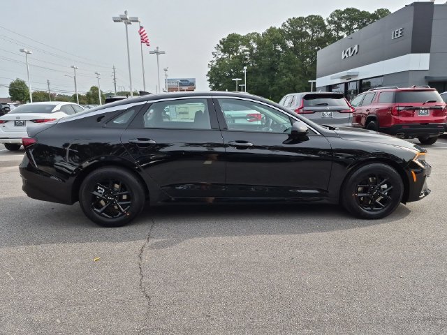 New 2027 Kia K5 LXS FWD image 2