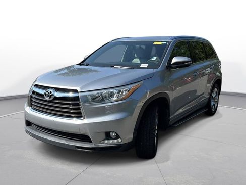 Used 2015 Toyota Highlander Limited FWD image 2